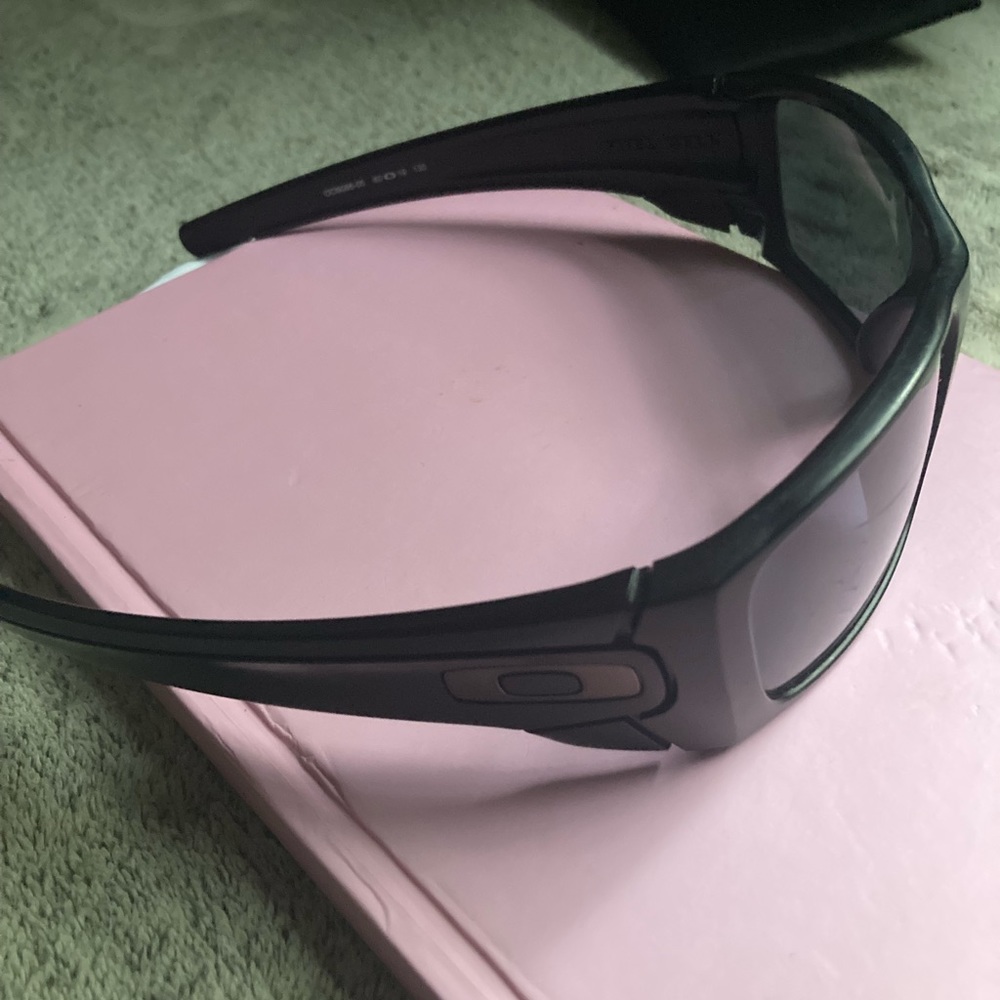 Oakley Fuel ⛽️ Cell Sunglasses 🕶